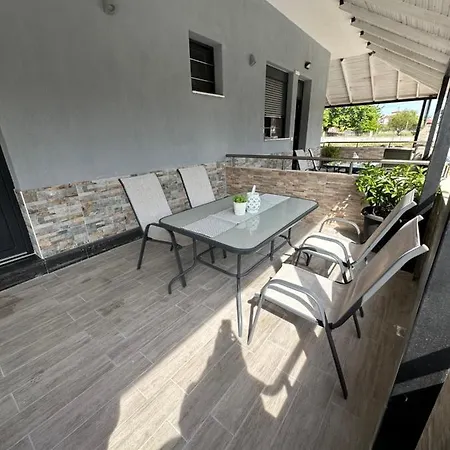 Grey Pearls Appartement *