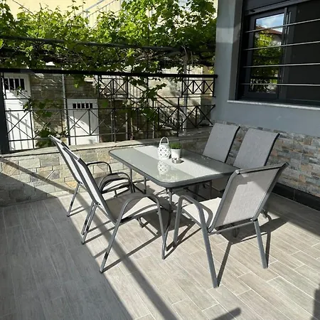 Apartment Grey Pearls *